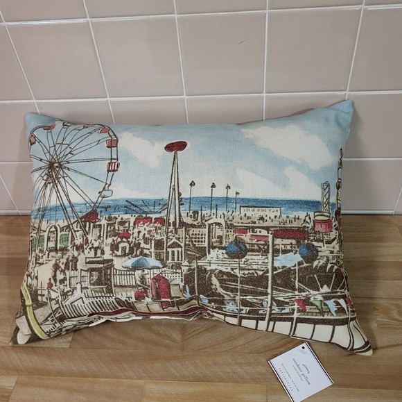 Pottery Barn Accents Outdoor Pillow Coney Island Beach & Board Walk NOS - Picture 5 of 12